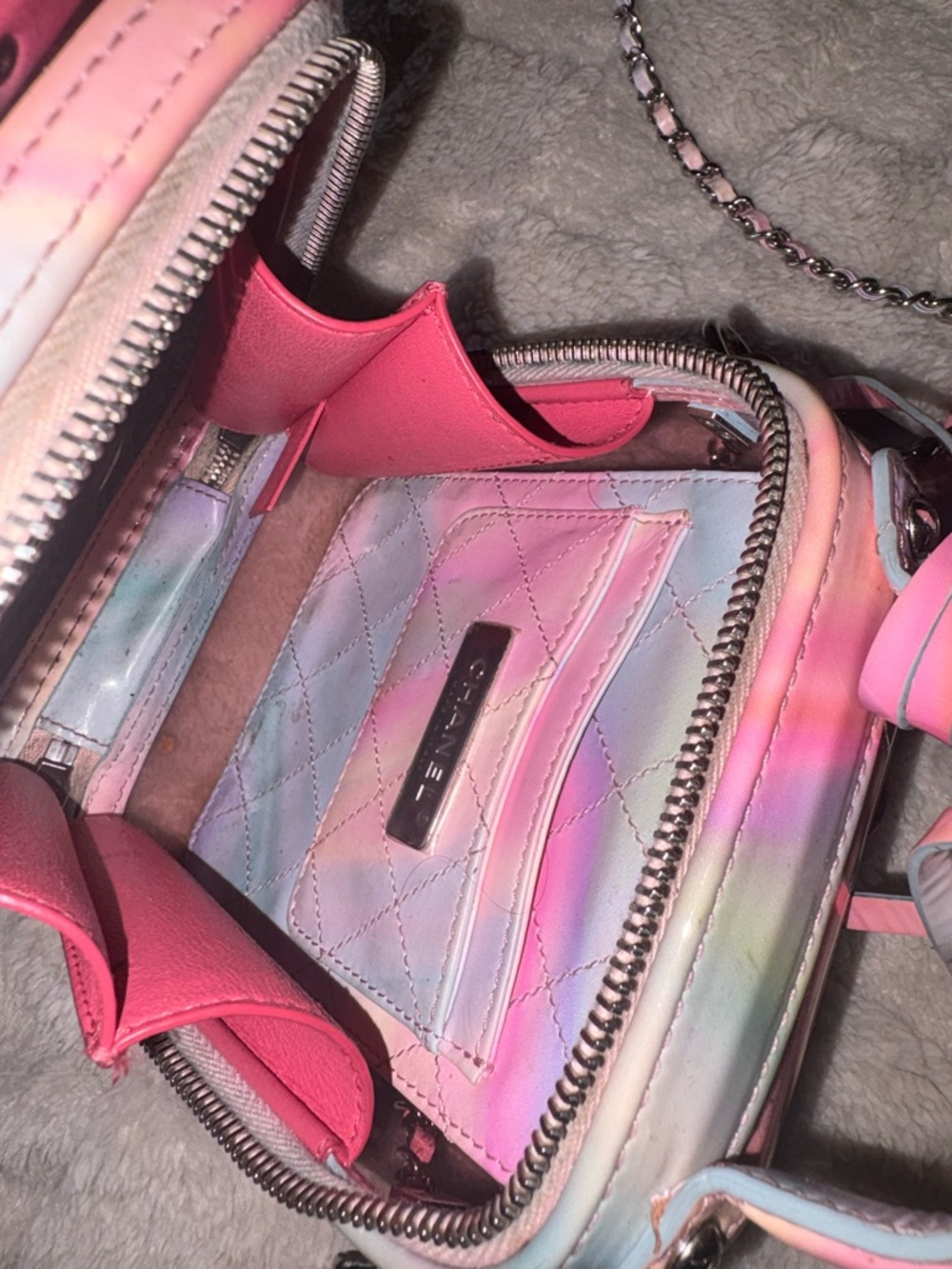 CHANEL Pink Ombre Clear CC Crossbody Bag with Silver Chain - Picture 5 of 10